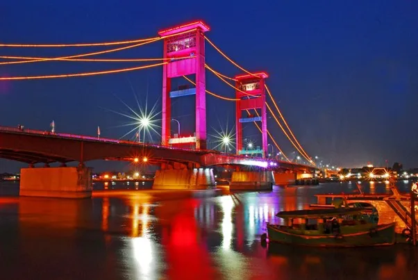 Jembatan Ampera, 1. Sudirman Walk, 2. Jembatan Ampera, 3. Kambang Iwak, 4. Benteng Kuto Besak, 5. Tugu Iwak Belido, 6. Bundaran Air Mancur Palembang, 7. Jakabaring Sport City