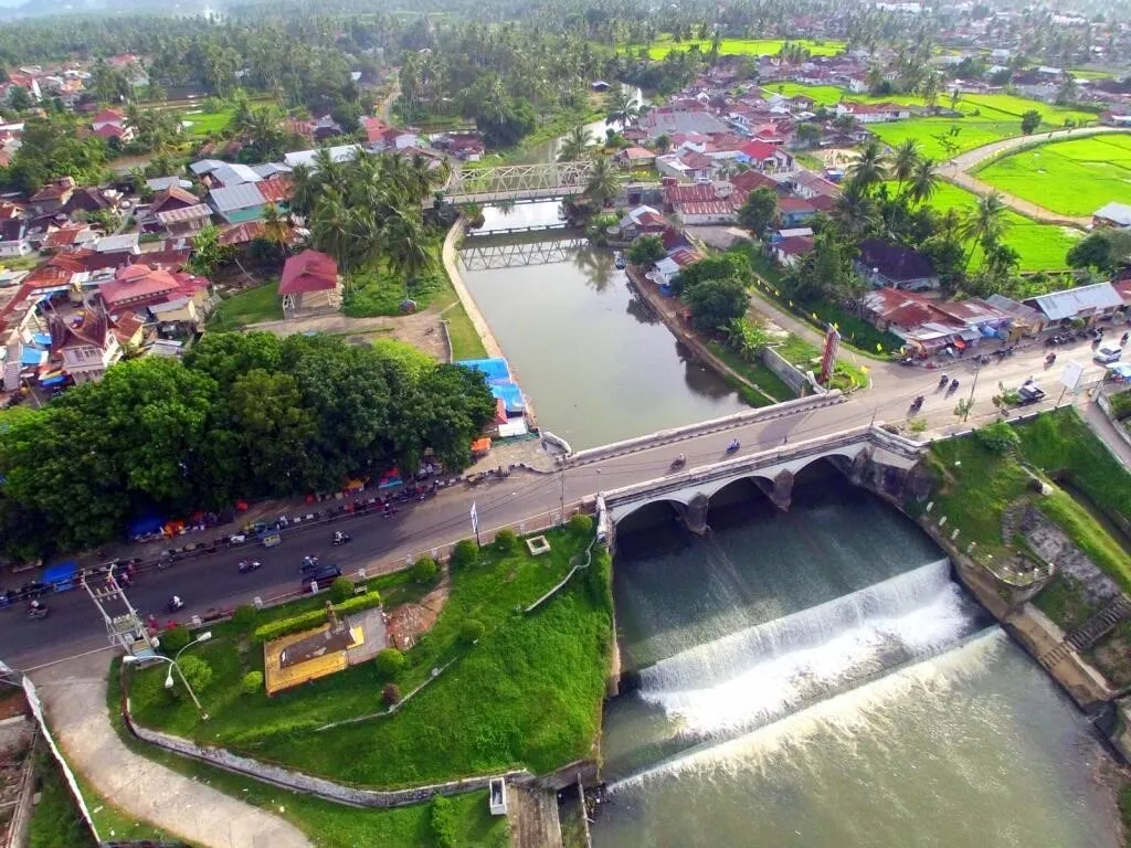 Jembatan Ratapan Ibu, 1. Kapalo Banda Taram, 2. Ngalau Indah, 3. Ngalau Sampik, 4. Puncak Marajo, 5. Jembatan Ratapan Ibu, 6. Panorama Ampangan, 7. Paralayang Taeh Bukik, 8. Pemandian Alam Batang Tabik, 9. Rumah Gadang di Sungai Beringin, 10. Kedai Nasi Nanak Payakumbuh