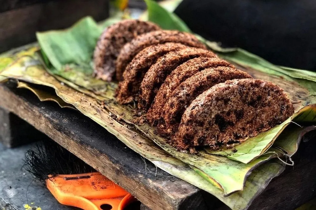 Kue Dange, 1. Sop Saudara, 2. Kue Dange, 3. Es Cao, 4. Abon Ikan Bandeng, 5. Udang Khas Pangkep, 6. Ikan Bandeng Tanpa Duri atau Baduri, 7. Kerupuk Kepiting Rajungan
