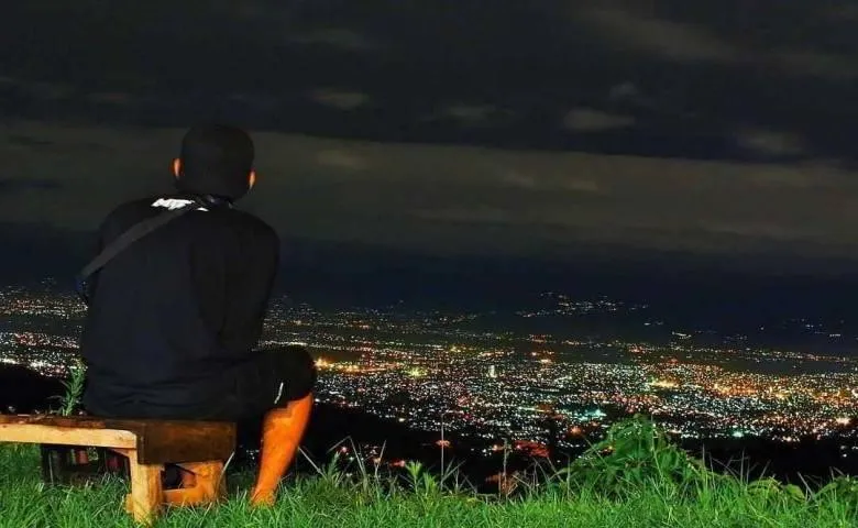 Puncak Ciumbuleuit, 1. Bukit Bintang, 2. Gunung Tangkuban Perahu, 3. Puncak Ciumbuleuit, 4. Tahura Giri Jaya Lembang, 5. Sapu Lidi Lembang, 6. Kebun Begonia Lembang, 7. Kampung Daun, 8. The Peak Resort Dining, 9. Di’dieu Land, 10. Grafika Cikole