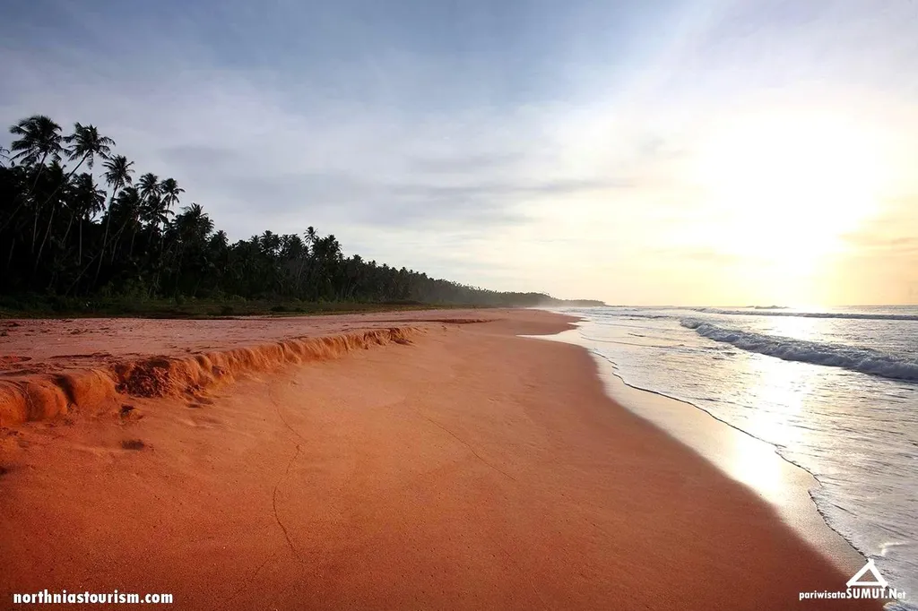 Pantai Gawu Soyo, 1. Desa Bawomataluo, 2. Desa Wisata Orahili, 3. Pantai Indah Tureloto, 4. Pantai Gawu Soyo, 5. Pantai Indah Sorake, 6. Pantai Lagundri, 7. Pulau Wunga Laguna, 8. Pantai Ladeha, 9. Air Terjun Luaha Ndroi, 10. Pulau Asu
