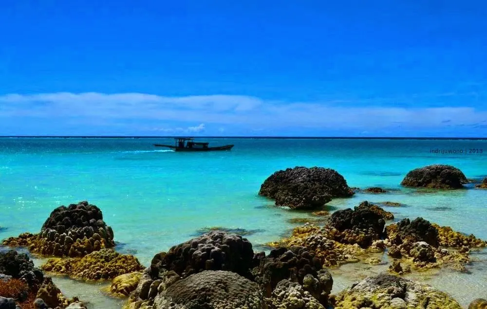 Pantai Indah Tureloto, 1. Desa Bawomataluo, 2. Desa Wisata Orahili, 3. Pantai Indah Tureloto, 4. Pantai Gawu Soyo, 5. Pantai Indah Sorake, 6. Pantai Lagundri, 7. Pulau Wunga Laguna, 8. Pantai Ladeha, 9. Air Terjun Luaha Ndroi, 10. Pulau Asu