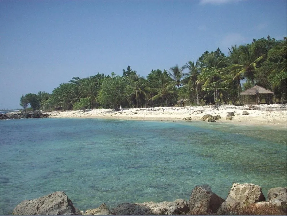 Pantai Kerang, 1. Pantai Tanjung Lesung, 2. Pantai Batu Hideung, 3. Pantai Cipenyu, 4. Pantai Carita, 5. Pantai Daplangu, 6. Pantai Kerang, 7. Pantai Bugel Mega Camara, 8. Pantai Matahari, 9. Pantai Pulau Liwungan, 10. Pantai Kuntili Tanjung Lesung