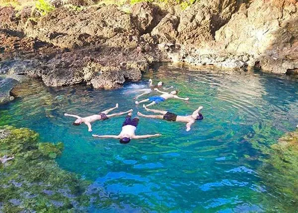 Pantai Ladeha, 1. Desa Bawomataluo, 2. Desa Wisata Orahili, 3. Pantai Indah Tureloto, 4. Pantai Gawu Soyo, 5. Pantai Indah Sorake, 6. Pantai Lagundri, 7. Pulau Wunga Laguna, 8. Pantai Ladeha, 9. Air Terjun Luaha Ndroi, 10. Pulau Asu