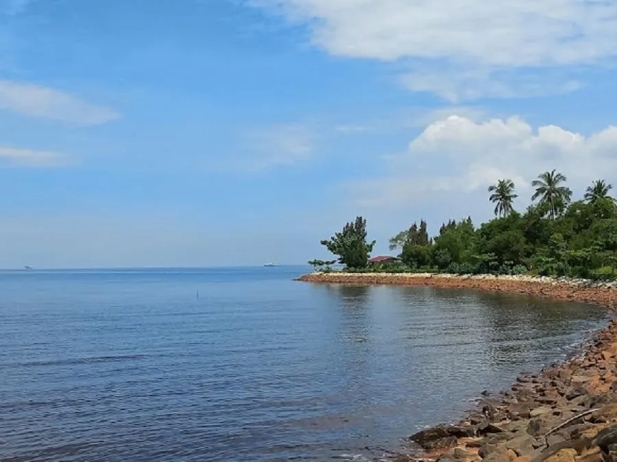 Pantai Legenda Pelintung, 1. Pantai Pasir Koneng, 2. Pantai Marina Puak, 3. Pantai Teluk Makmur, 4. Pantai Akasia Indah Guntung, 5. Pantai Pulai Bungkuk Indah, 6. Pantai Legenda Pelintung, 7. Pantai Captain Elwin, 8. Pantai Purnama, 9. Pantai Wisata Bahtera Alam Guntung
