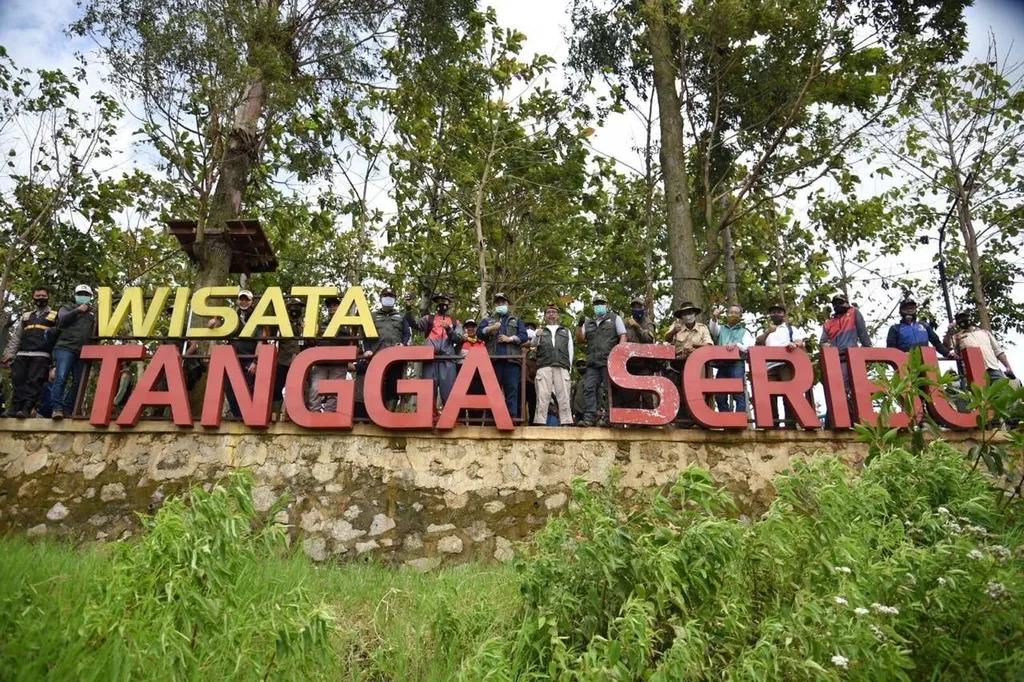 Tangga 1000, 1. Bukit Moko, 2. Wanawisata Batu Kuda, 3. Kampung Bamboo, 4. Curug Cinulang, 5. Curug Templek, 6. Lembah Korpri Tangga 100, 7. Tangga 1000, 8. Wetland Park Cisurupan, 9. Manglayang Jungle Place, 10. Oray Tapa