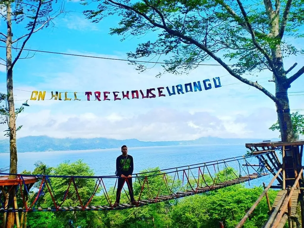 Tree House Puncak Urongo, 1. Benteng Moraya, 2. Uluna Tondano, 3. Danau Tondano, 4. Masjid Agung Al-Falah Kyai Mojo, 5. Patung Sarapung Korengkeng, 6. Lekow Wangko, 7. Kolam Air Panas Citos Koya, 8. Taman Kota Tondano, 9. Goa Jepang Tonsealama, 10. Tree House Puncak Urongo