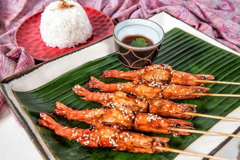 Udang Khas Pangkep, 1. Sop Saudara, 2. Kue Dange, 3. Es Cao, 4. Abon Ikan Bandeng, 5. Udang Khas Pangkep, 6. Ikan Bandeng Tanpa Duri atau Baduri, 7. Kerupuk Kepiting Rajungan