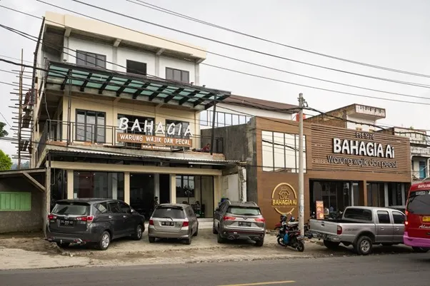 Wajik Bahagia, 1. Biji Hitam, 2. Jabu Café &amp; Restaurant, 3. Gundaling Farmstead, 4. Pal’s Coffee, 5. De Lila, 6. Café Raymond, 7. Kedai Kopi Purba, 8. BPK Ajimbelang 4, 9. Wajik Bahagia