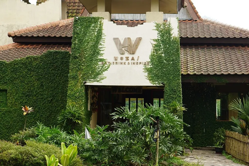 Woza Café, 1. Warung Kopi Gunung, 2. Cs Me Café & Resto, 3. Mountain Ground Coffee and Eatery, 4. Woza Café, 5. Bambooberry, 6. Rasamala Café & Resto, 7. Kampung Gombong Resto & Café, 8. Glamping Patenggang Pinisi Resto, 9. Lembah Ciwidey