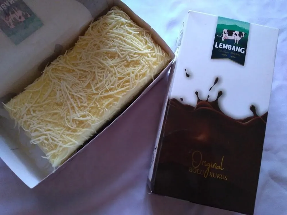 Bolu Susu Lembang, 1. Bolu Susu Lembang, 2. Tahu Susu Lembang, 3. Tahu Tauhid, 4. Kue Phia So-Phia, 5. Keripik Singkong Karmel, 6. Susu Murni KPSBU, 7. Serba Susu, 8. Es Mambo &amp; Yoghurt Lembang, 9. Ketan Bakar
