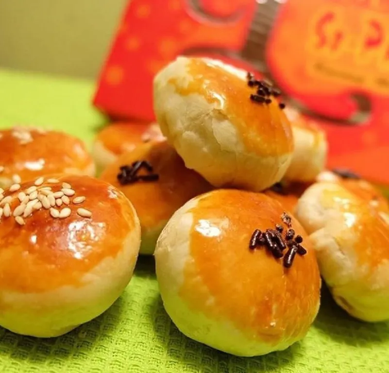Kue Phia So-Phia, 1. Bolu Susu Lembang, 2. Tahu Susu Lembang, 3. Tahu Tauhid, 4. Kue Phia So-Phia, 5. Keripik Singkong Karmel, 6. Susu Murni KPSBU, 7. Serba Susu, 8. Es Mambo &amp; Yoghurt Lembang, 9. Ketan Bakar