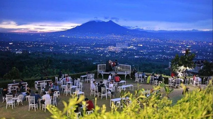 Taman Fathan Hambalang_, 1. Edensor Hills Cafe &amp; Resto, 2. Sawah Segar, 3. Resto Kebun Teduh, 4. Desa Jongkon Cafe &amp; Resto, 5. Richie's Garden Cafe and Resto, 6. Kedai De Honje, 7. Villa Aman D'Sini, 8. Pelangi Cafe &amp; Resto, 9. Taman Fathan Hambalang, 10. Talaga Kuring