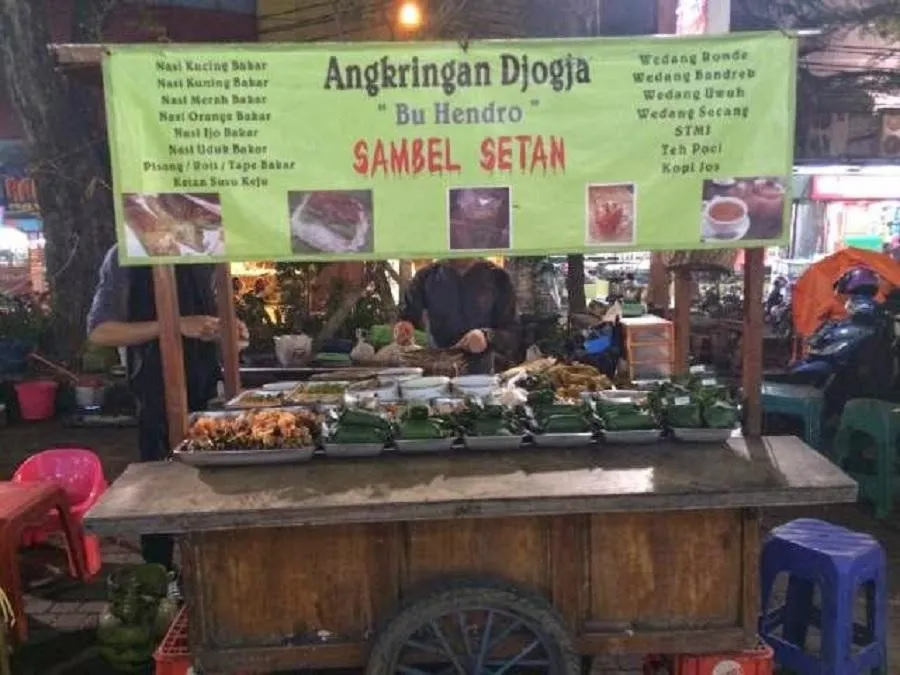 Angkringan Bu Hendro, 1. Angkringan Mercon ‘Bu Kus’, 2. Angkringan Eug, 3. Angkringan Abi Adnan, 4. Angkringan Mas Paijo, 5. Angkringan Nasi Kucing Fatmawati, 6. Angkringan NKRI, 7. Angkringan Jasmerah, 8. Angkringan Tulungagung, 9. Angkringan Bu Gendut, 10. Angkringan Bu Hendro