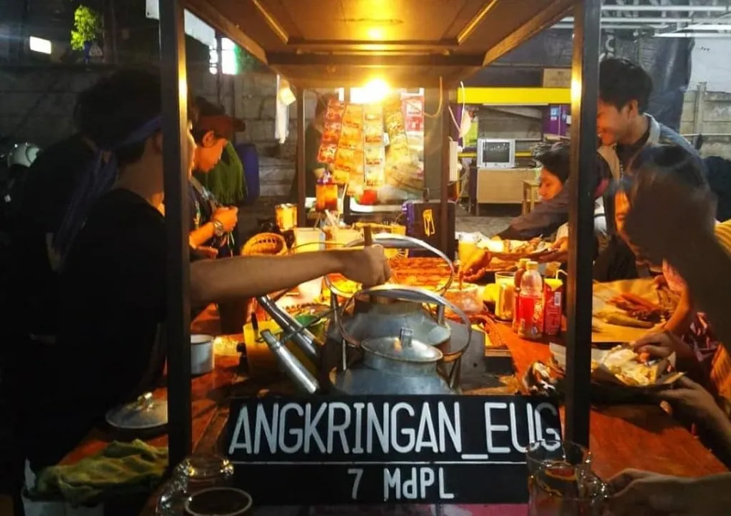 Angkringan Eug, 1. Angkringan Mercon ‘Bu Kus’, 2. Angkringan Eug, 3. Angkringan Abi Adnan, 4. Angkringan Mas Paijo, 5. Angkringan Nasi Kucing Fatmawati, 6. Angkringan NKRI, 7. Angkringan Jasmerah, 8. Angkringan Tulungagung, 9. Angkringan Bu Gendut, 10. Angkringan Bu Hendro