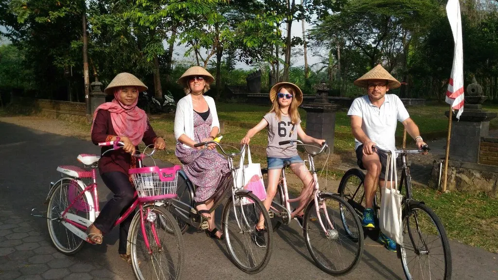 Desa Wisata Candirejo, 1. Desa Wisata Dieng Kulon, 2. Desa Wisata Sangiran, 3. Desa Wisata Pandanrejo, 4. Desa Wisata Cikakak, 5. Desa Wisata Karanganyar, 6. Desa Wisata Sumberbulu, 7. Desa Wisata Candirejo, 8. Desa Wisata Panusupan, 9. Desa Wisata Lerep, 10. Desa Wisata Kementul