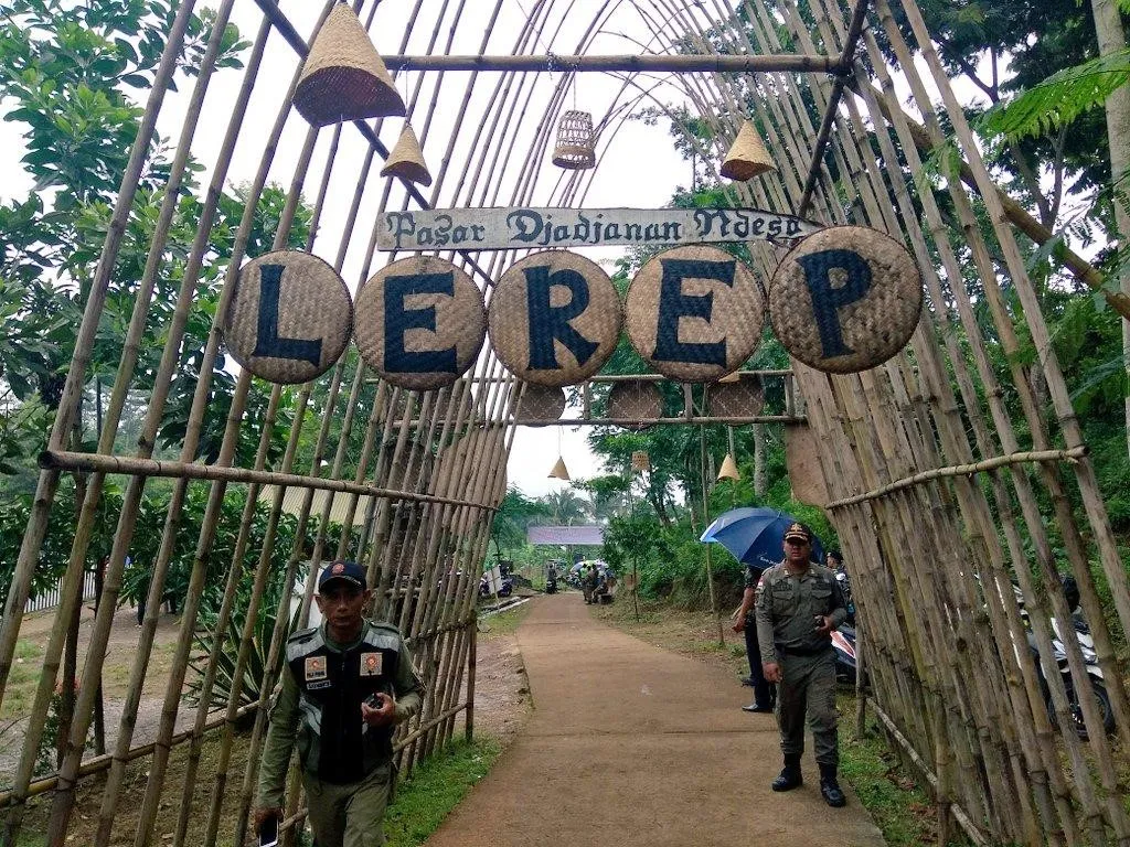 Desa Wisata Lerep, 1. Desa Wisata Dieng Kulon, 2. Desa Wisata Sangiran, 3. Desa Wisata Pandanrejo, 4. Desa Wisata Cikakak, 5. Desa Wisata Karanganyar, 6. Desa Wisata Sumberbulu, 7. Desa Wisata Candirejo, 8. Desa Wisata Panusupan, 9. Desa Wisata Lerep, 10. Desa Wisata Kementul