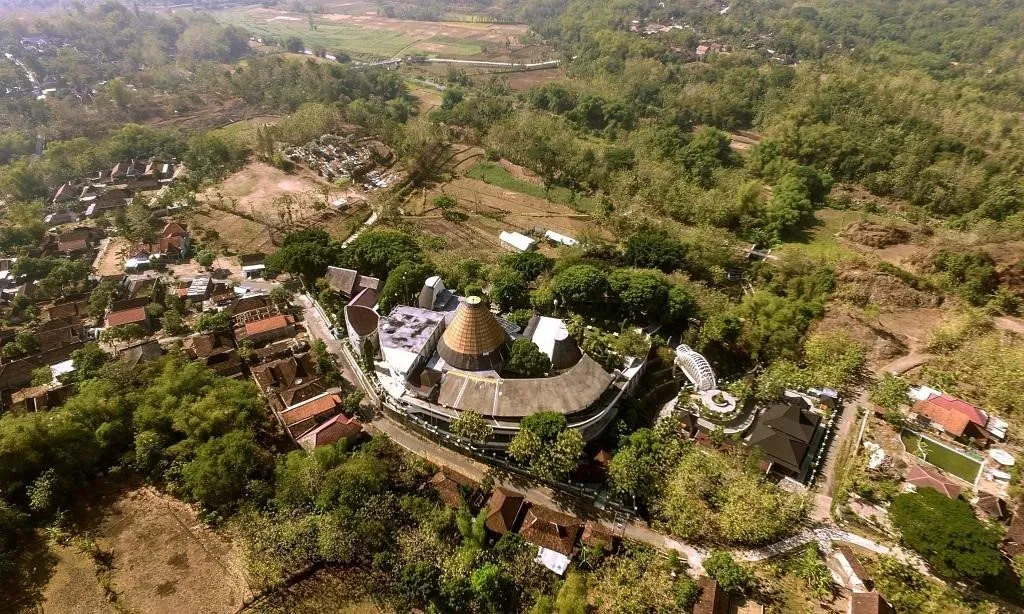 Desa Wisata Sangiran, 1. Desa Wisata Dieng Kulon, 2. Desa Wisata Sangiran, 3. Desa Wisata Pandanrejo, 4. Desa Wisata Cikakak, 5. Desa Wisata Karanganyar, 6. Desa Wisata Sumberbulu, 7. Desa Wisata Candirejo, 8. Desa Wisata Panusupan, 9. Desa Wisata Lerep, 10. Desa Wisata Kementul