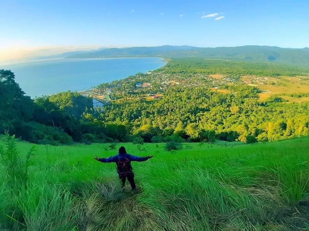 Puncak Mateantina, 1. Kepulauan Sombori, 2. Pulau Dua Laut, 3. Air Terjun Veranomata, 4. Gua Allo, 5. Baho Pombine, 6. Desa Wisata Sakita, 7. Cagar Alam Morowali, 8. Puncak Fafo Baho, 9. Puncak Mateantina, 10. Air Terjun Bahoumumpa
