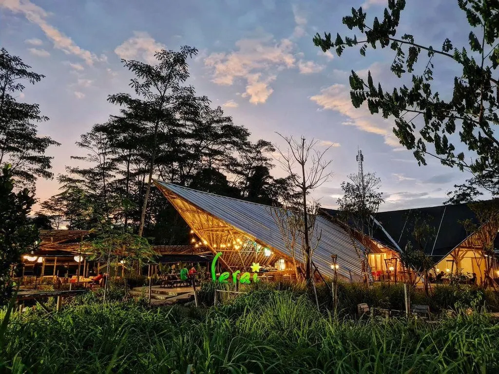 Serai Café, 1. Talaga Kuring, 2. Kampoeng Koneng, 3. Warung Nako, 4. Sawah Segar Resto &amp; Nursery, 5. Mandapa Kirana Resort &amp; Restaurant, 6. Serai Café, 7. Gudang Koleksi Antique &amp; Food, 8. Pelangi Café &amp; Resto, 9. Giuliani Resto, 10. Cohere