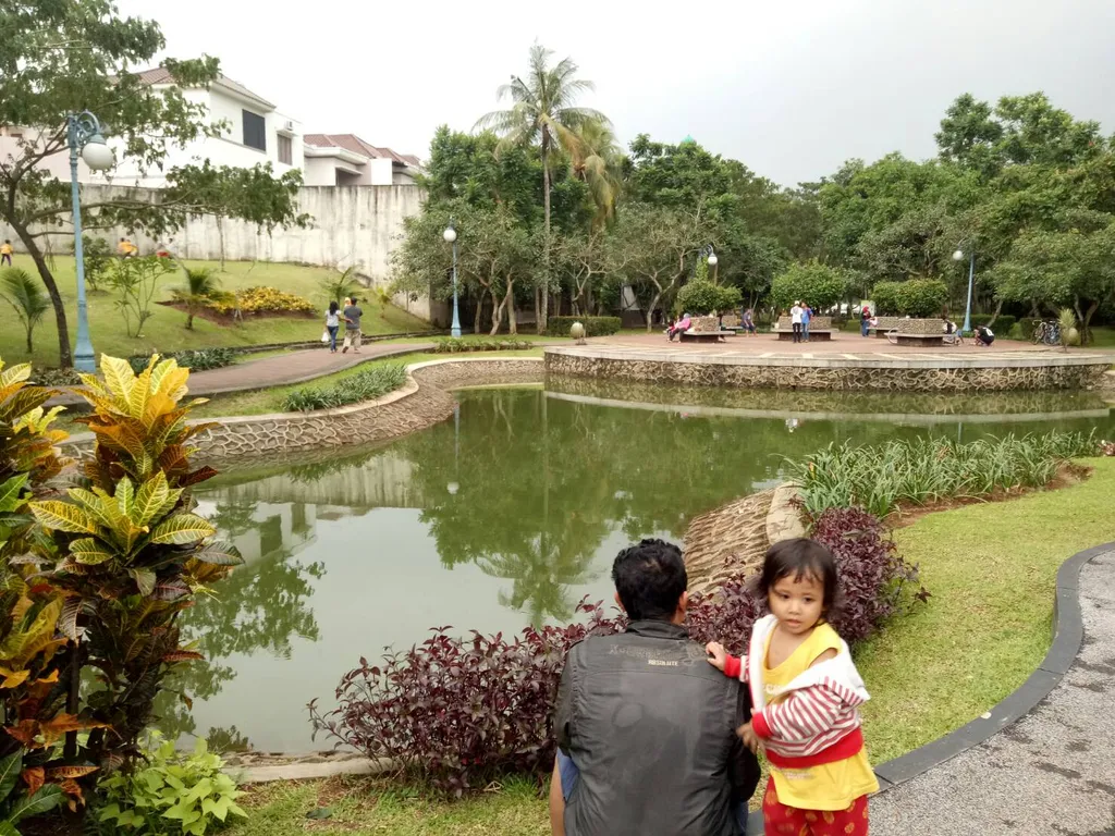 Taman Spathodea, 1. Taman Tangkuban Perahu, 2. Taman Tebet, 3. Taman Mataram, 4. Taman Langsat, 5. Taman Ayodya, 6. Taman Tabebuya, 7. Taman Spathodea, 8. Taman Puring, 9. Taman Swadharma, 10. Taman Margasatwa Ragunan