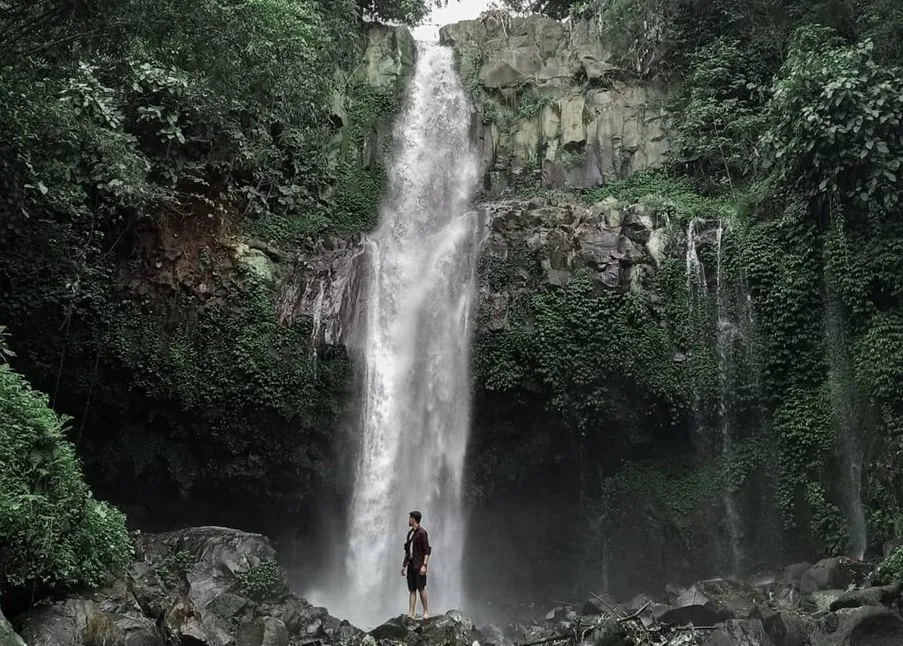 Air Terjun Curup Lekat, 1. Air Terjun Tangga Seribu, 2. Suban Air Panas, 3. Tebing Suban, 4. Danau Talang Kering Curup, 5. Bukit Basah Dusun Sawah, 6. Air Terjun Curup Lekat, 7. Pesona 88 Curup, 8. Air Terjun PU