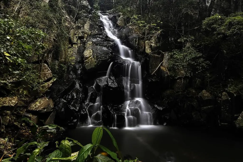 Air Terjun Aimitat, 1. Pantai Koka, 2. Bukit Salib, 3. Pantai Sawengka, 4. Hutan Mangrove Magepanda, 5. Pulau Pemana Kecil, 6. Pulau Pangabatang, 7. Air Terjun Aimitat, 8. Taman Wisata Alam Laut Teluk Maumere (TWAL teluk Maumere), 9. Pulau Babi, 10. Bukit Nilo