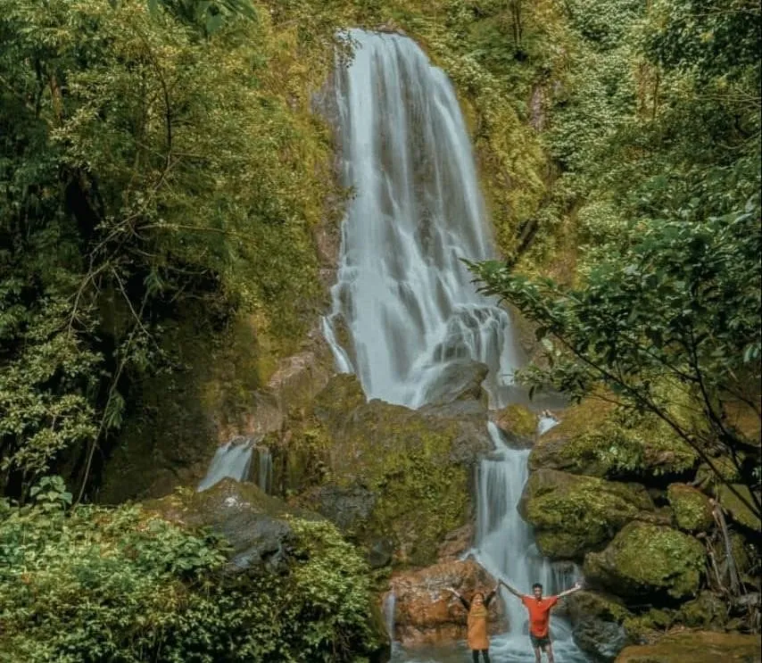 Air Terjun Baruttung, 1. Taman Batu Karst Balocci, 2. Pulau Panambungan, 3. Kalibbong Aloa, 4. Bukit Sorongan (Bulu Sorongan), 5. Pulau Badi, 6. Taman Purbakala Gua Sumpang Bita, 7. Telaga Biru Palleo, 8. Gunung Bulusaraung, 9. Sungai Palattae, 10. Air Terjun Baruttung
