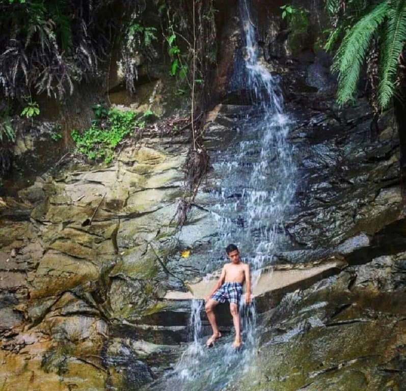 Air Terjun Jeri, 1. Bukit Pamingke, 2. Puncak Manalese, 3. Pulau Bisky, 4. Pantai Monyet, 5. Tebing Batu Napponol, 6. Goa Kaca, 7. Tangkahan Lobu, 8. Puncak Aek Ronggas, 9. Wisata Alam Aek Buru, 10. Air Terjun Jeri