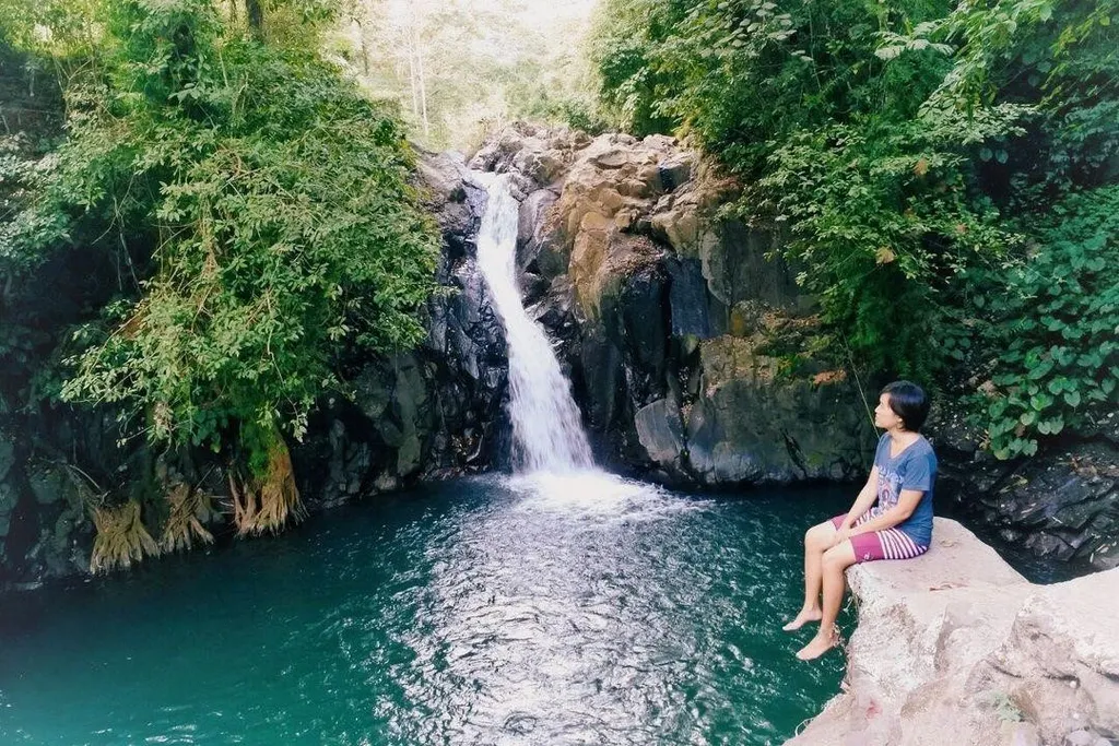 Air Terjun Kroya, 1. Air Terjun Gitgit, 2. Blue Lagoon Air Terjun Sambangan, 3. Puncak Wanagiri, 4. Air Terjun Kroya, 5. Air Terjun Aling-Aling, 6. Air Terjun Sekumpul, 7. Air Terjun Lemukih, 8. Air Panas Banjar, 9. Kolam Yeh Sanih, 10. Pantai Lovina