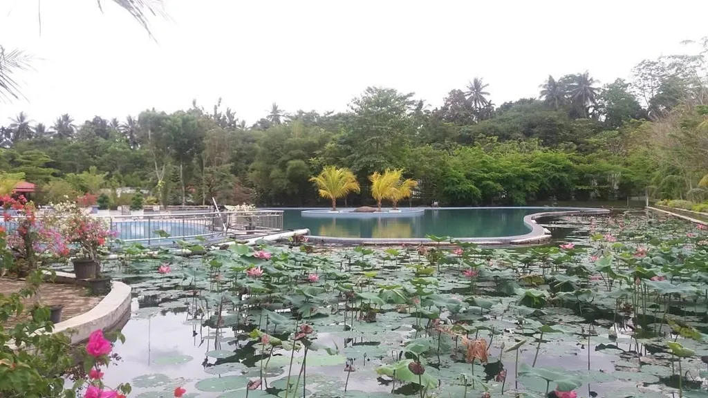 Armaya Wisata Alam, 1. Danau Linting, 2. The Le Hu Garden, 3. Air Terjun Dua Warna, 4. Pulau Siba, 5. Pantai Salju, 6. Maha Vihara Maitreya, 7. Kampung Ladang Outbond, 8. Armaya Wisata Alam, 9. Pemandian Alam Tirta Sayum Sabah, 10. Air Terjun Lembah Loknya
