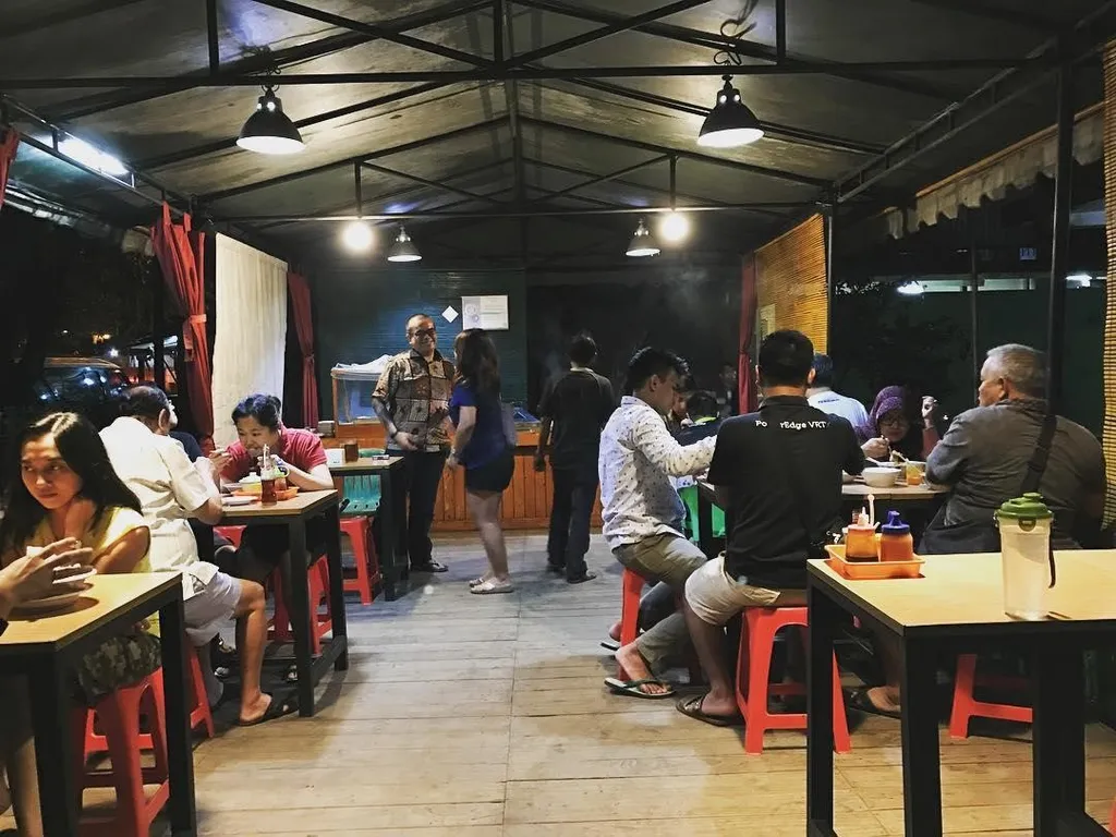 Bakso Malang BoM, 1. Bakso Malang Asli Fortuna, 2. Bakso Malang Mandeep, 3. Bakso Malang Enggal, 4. Bakso Malang Haji Darmo Bandung, 5. Bakso Malang Cipaganti, 6. Bakso Malang BoM, 7. Bakso Malang Jawara, 8. Bakso Malang Langgeng