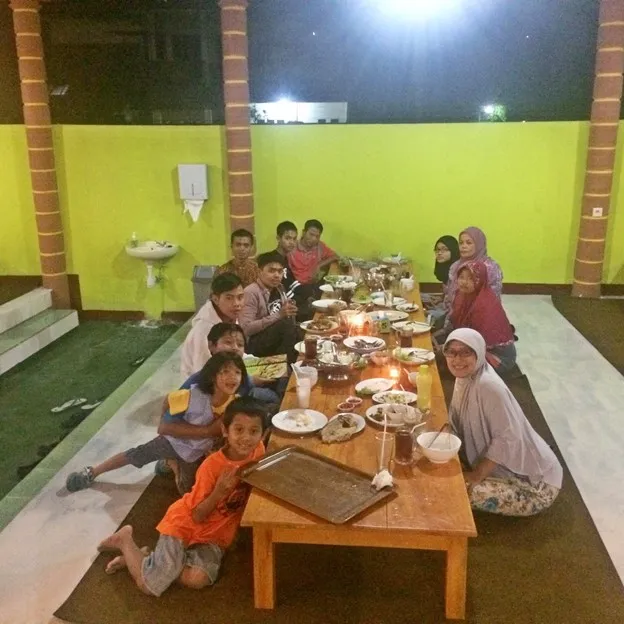 Baleroso Resto Kaliurang, 1. D’Padukan Pie &amp; Resto, 2. The Waroeng of Raminten Jakal, 3. RM. Muara Kapuas Jakal, 4. Beukenhof, 5. Warung Kopi Klotok, 6. Bale Bebakaran Jakal 9, 7. Leyeh-Leyeh, 8. Baleroso Resto Kaliurang, 9. Sate Pak Parto 1958, 10. MR Blangkon Garden Resto