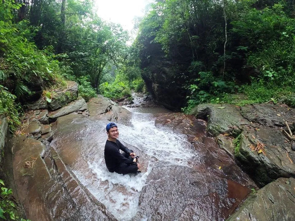 Batu Lapis Sumber Agung, 1. Kampung Vietnam, 2. Lengkung Langit, 3. Lengkung Langit 2, 4. Tahura WAR Lampung, 5. Lembah Durian Farm &amp; Stable, 6. Camp 91, 7. Batu Lapis Sumber Agung, 8. Lembah Naga Kedaung