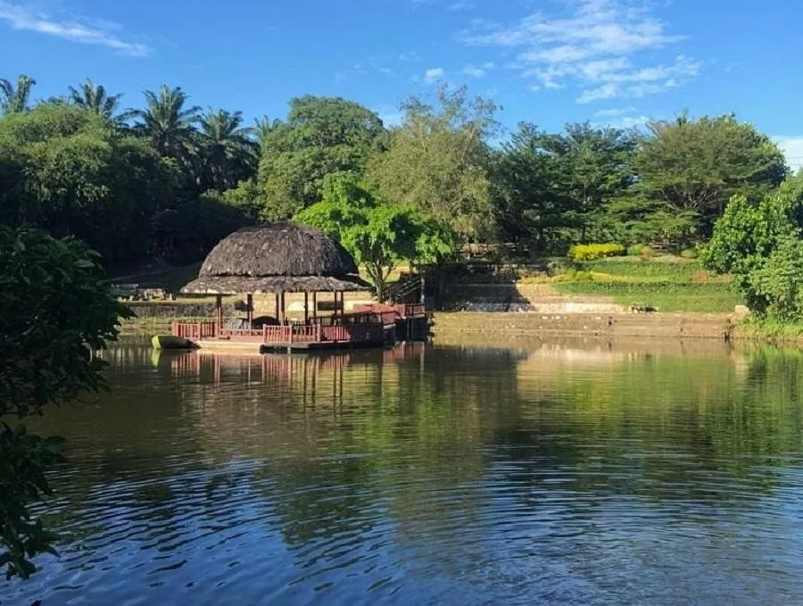 Kampung Ladang Outbond, 1. Danau Linting, 2. The Le Hu Garden, 3. Air Terjun Dua Warna, 4. Pulau Siba, 5. Pantai Salju, 6. Maha Vihara Maitreya, 7. Kampung Ladang Outbond, 8. Armaya Wisata Alam, 9. Pemandian Alam Tirta Sayum Sabah, 10. Air Terjun Lembah Loknya