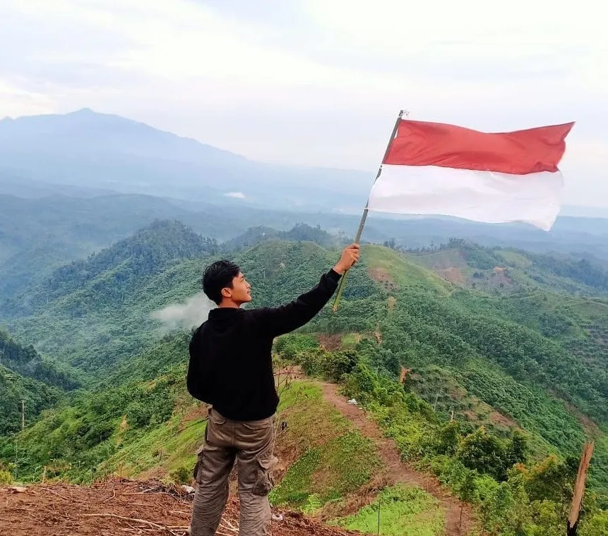 Puncak Aek Ronggas, 1. Bukit Pamingke, 2. Puncak Manalese, 3. Pulau Bisky, 4. Pantai Monyet, 5. Tebing Batu Napponol, 6. Goa Kaca, 7. Tangkahan Lobu, 8. Puncak Aek Ronggas, 9. Wisata Alam Aek Buru, 10. Air Terjun Jeri