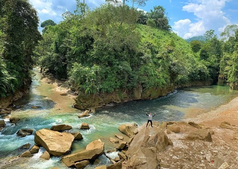 Pantai Monyet, 1. Bukit Pamingke, 2. Puncak Manalese, 3. Pulau Bisky, 4. Pantai Monyet, 5. Tebing Batu Napponol, 6. Goa Kaca, 7. Tangkahan Lobu, 8. Puncak Aek Ronggas, 9. Wisata Alam Aek Buru, 10. Air Terjun Jeri