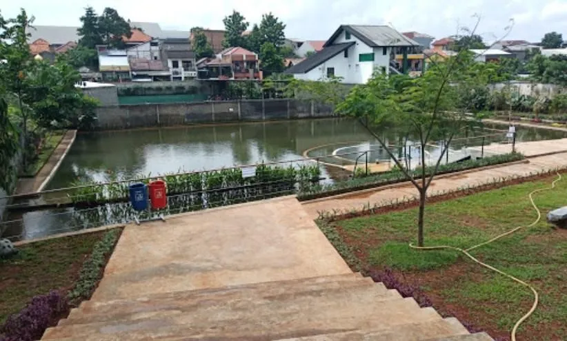 Taman Apung, 1. Taman Bambu Jakarta Timur, 2. Taman PPA, 3. Taman Piknik, 4. Taman Flamboyan, 5. Taman Apung, 6. Taman Waduk Ria Rio, 7. Taman RPTRA Bambu Petung, 8. Taman Menteng Utama, 9. Taman Cornel Simanjuntak, 10. Taman Rusa Bintik Putih Brigif