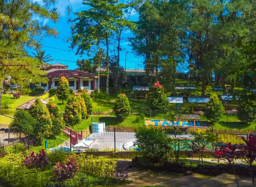 Taman Dewi Sibolangit, 1. Air Terjun Sampuren Putih, 2. Air Terjun Dua Warna, 3. Hill Park Sibolangit, 4. Air Terjun Satu Hati, 5. Pemandian Alam Tirta Sayum Sabah, 6. Pemandian Alam Sembahe, 7. Negeri Suah, 8. Cagar Alam Sibolangit, 9. Bumi Perkemahan Pramuka Sibolangit, 10. Taman Dewi Sibolangit