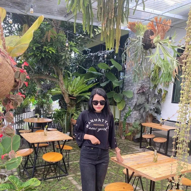 Zaqiku Coffee, 1. Landscape Café, 2. Gress Sjahdoe, 3. Latarte, 4. Zaqiku Coffee, 5. Nab’s Café, 6. Pacetoz Café, 7. Kedai Susu Segar Pak No, 8. Warung Madjoe Mapan 58758