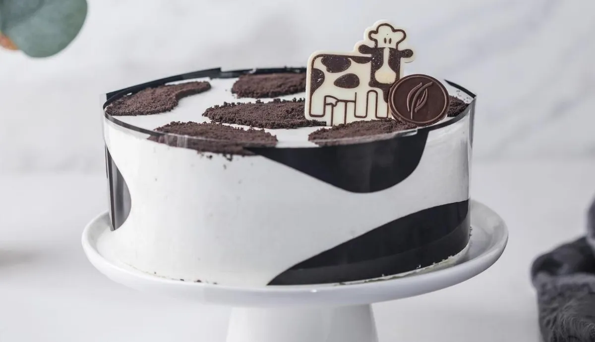 Milky O Cake, 1. Triple Decker, 2. Tiramisu, 3. Cookies Cream Layers, 4. Choco Monkey, 5. Pudding Cheese Cake, 6. Red Velvet, 7. Two Seasons, 8. Milky O Cake, 9. Black Forest, 10. Mix Fudge Brownies