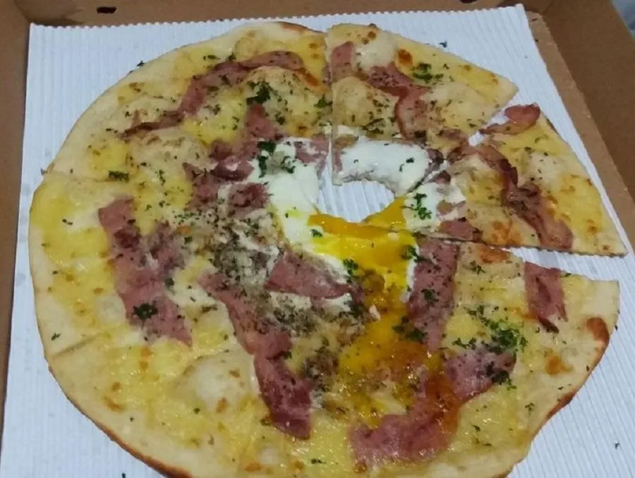 Carbonara, 1. Funghi Di Bosco, 2. American, 3. Trifolata, 4. Quattro Carni, 5. Milano, 6. Calabrese, 8. Pollo E Porcini, 9. Carbonara, 10. American Hottest, 11. La Regina