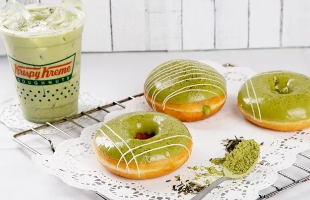 Green Tea, 1. Original Glazed, 2. Chocolate Iced, 3. Rainbow Sprinkles, 4. White Caramel Almond, 5. Lotus Biscoff, 6. Peanut Ring, 7. Green Tea, 8. Creme Brulee Espresso, 9. Strawberry Sparkling, 10. Custard