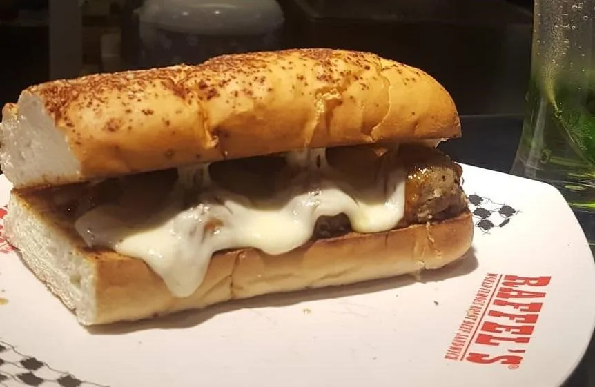 Italian Meat Balls Sub, Jenis Sandwich di Raffael’s Sandwich, Menu Club Sandwich, Menu Sub Sandwich, Menu Sandwich