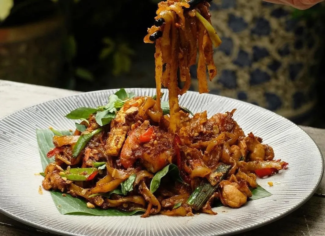 Pad Kee Mao, 1. Dry Ramen, 2. Ayurveda, 3. Yam Sam O, 4. GIOI Signature Crispy Duck, 5. Pad Kee Mao, 6. Char Grilled Rendang Chicken , 7. Satay Lilit, 8. Soft Shell Crab Banh, 9. Mango Sago, 10. Profiteroles