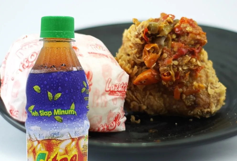 Paket Geprek, 1. Paket Combo Original, 2. Paket Combo Double, 3. Paket Combo CLBK, 4. Paket Geprek, 5. Paket Sadazz, 6. Paket Kidz, 7. Burger, 8. Kunyaah (Kulit Renyaah), 9. Ayam Asam Pedas