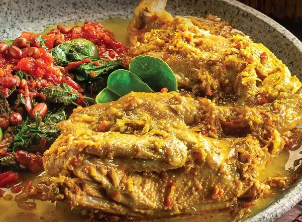 Ayam Betutu, 1. Ayam Bakar Bekakak, 2. Patin Bakar Bambu, 3. Udang Bakar Madu, 4. Cumi Goreng Tepung, 5. Nasi Liwet, 6. Gurame Saus Mangga, 7. Gurame Terbang, 8. Ayam Betutu, 9. Iga Garang Asam, 1. Pisang Goreng Wijen, 2. Tape Goreng, 3. Bika Panggang