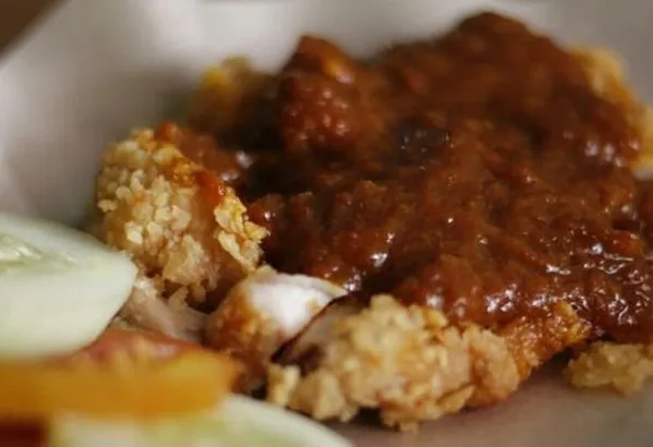 Ayam Saus Rempah, 1. Paket Geprek, 2. Paket Matah, 3. Paket Fried Chicken, 4. Paket Sholeh, 5. Ayam Saus Rempah, 6. Sandwich Tempe, 7. Chicken Steak