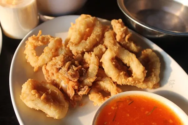 Cumi Goreng Tepung, 1. Ayam Bakar Bekakak, 2. Patin Bakar Bambu, 3. Udang Bakar Madu, 4. Cumi Goreng Tepung, 5. Nasi Liwet, 6. Gurame Saus Mangga, 7. Gurame Terbang, 8. Ayam Betutu, 9. Iga Garang Asam, 1. Pisang Goreng Wijen, 2. Tape Goreng, 3. Bika Panggang
