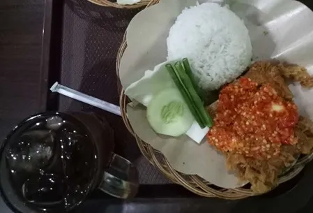 Paket Geprek, 1. Paket Geprek, 2. Paket Matah, 3. Paket Fried Chicken, 4. Paket Sholeh, 5. Ayam Saus Rempah, 6. Sandwich Tempe, 7. Chicken Steak